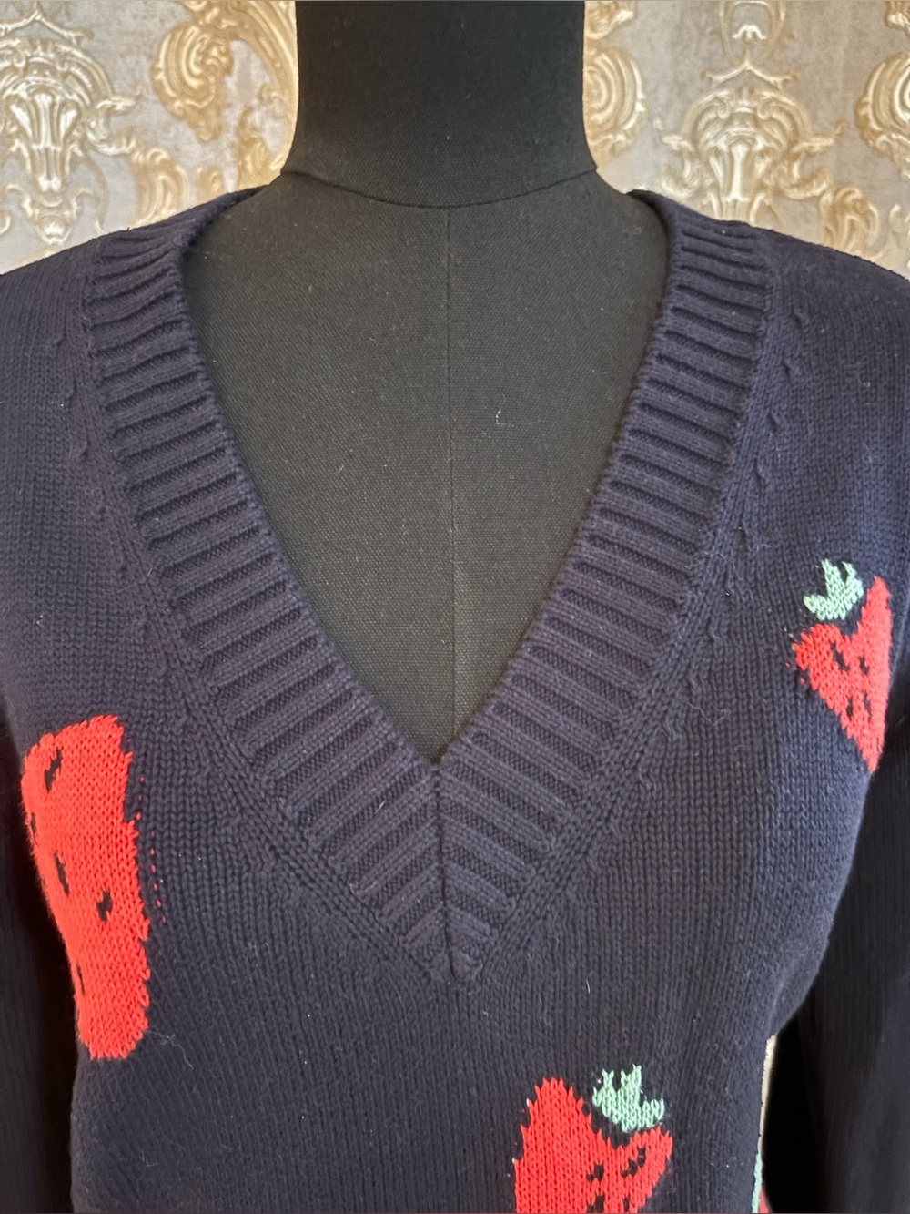 Ann Taylor Loft Navy V-Neck Strawberry Knit Sweater - Women Medium - Picture 2 of 5